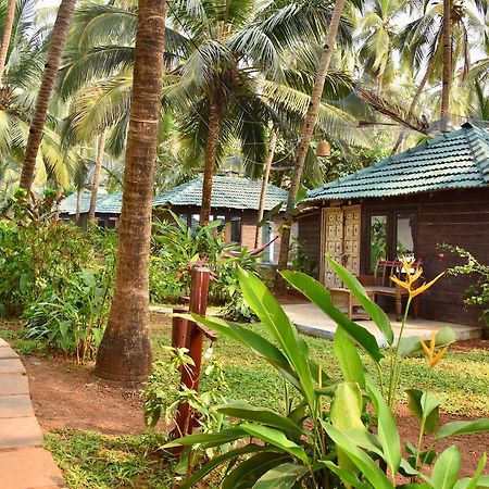 Leela Cottages Morjim Bagian luar foto