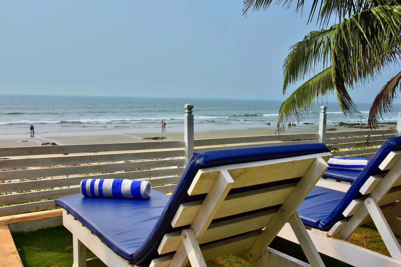 Leela Cottages Morjim Bagian luar foto