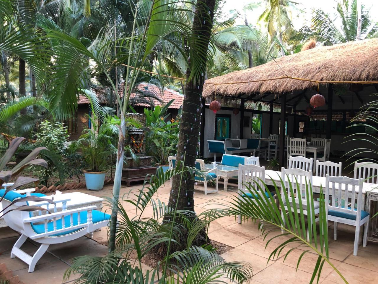 Leela Cottages Morjim Bagian luar foto