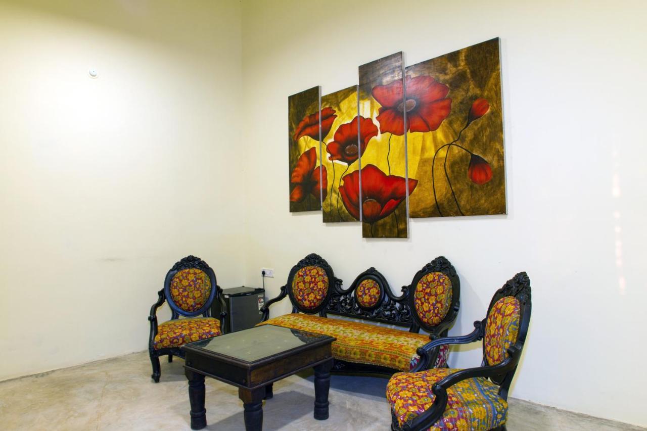 Leela Cottages Morjim Bagian luar foto
