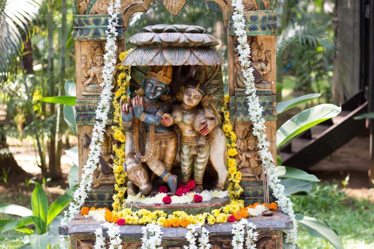 Leela Cottages Morjim Bagian luar foto