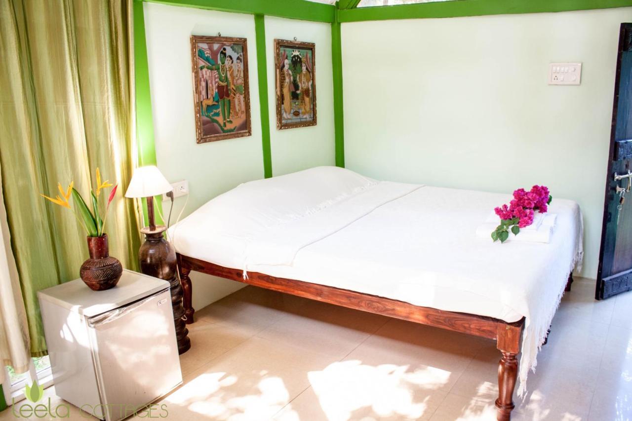 Leela Cottages Morjim Bagian luar foto