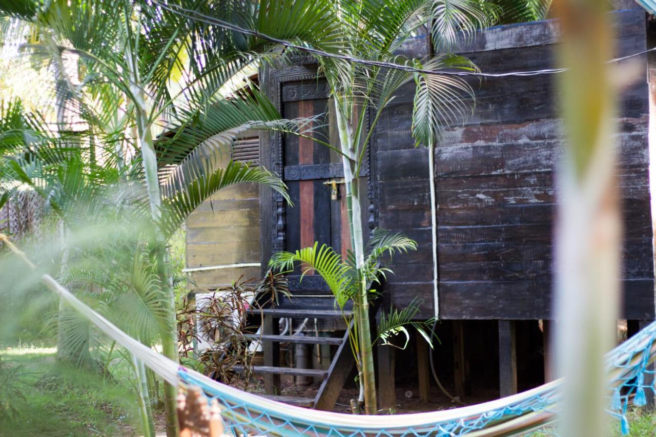 Leela Cottages Morjim Bagian luar foto