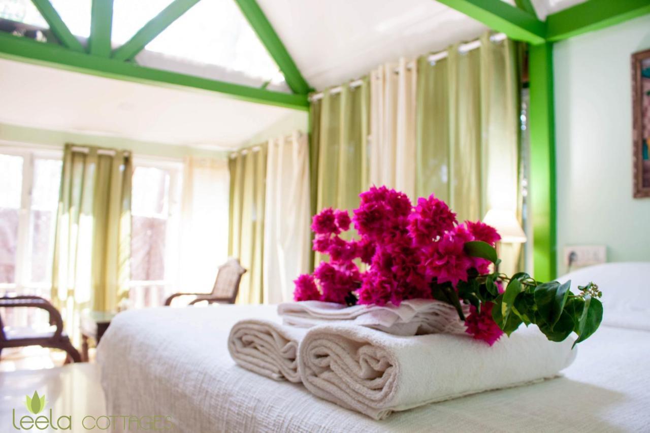 Leela Cottages Morjim Bagian luar foto